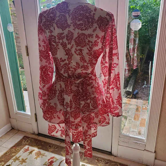 Red and White Romper Fashion Forward Form fitting Size small #fall - Picture 5 of 5